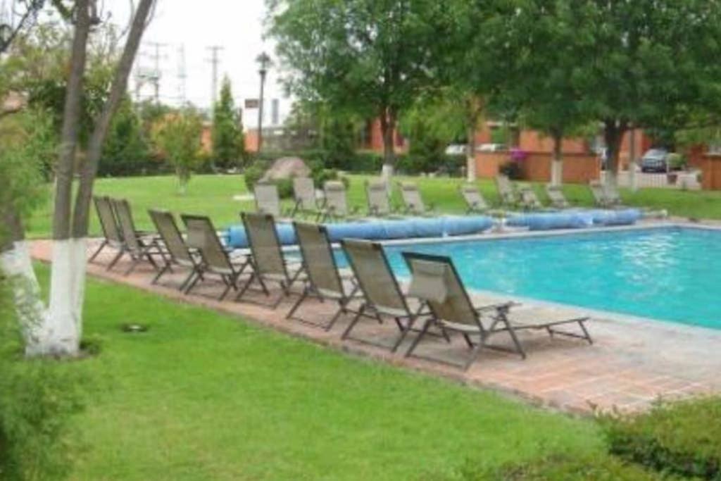 Amplia Suite Alberca Av Bernardo Quintana 12D Mendiola Εξωτερικό φωτογραφία